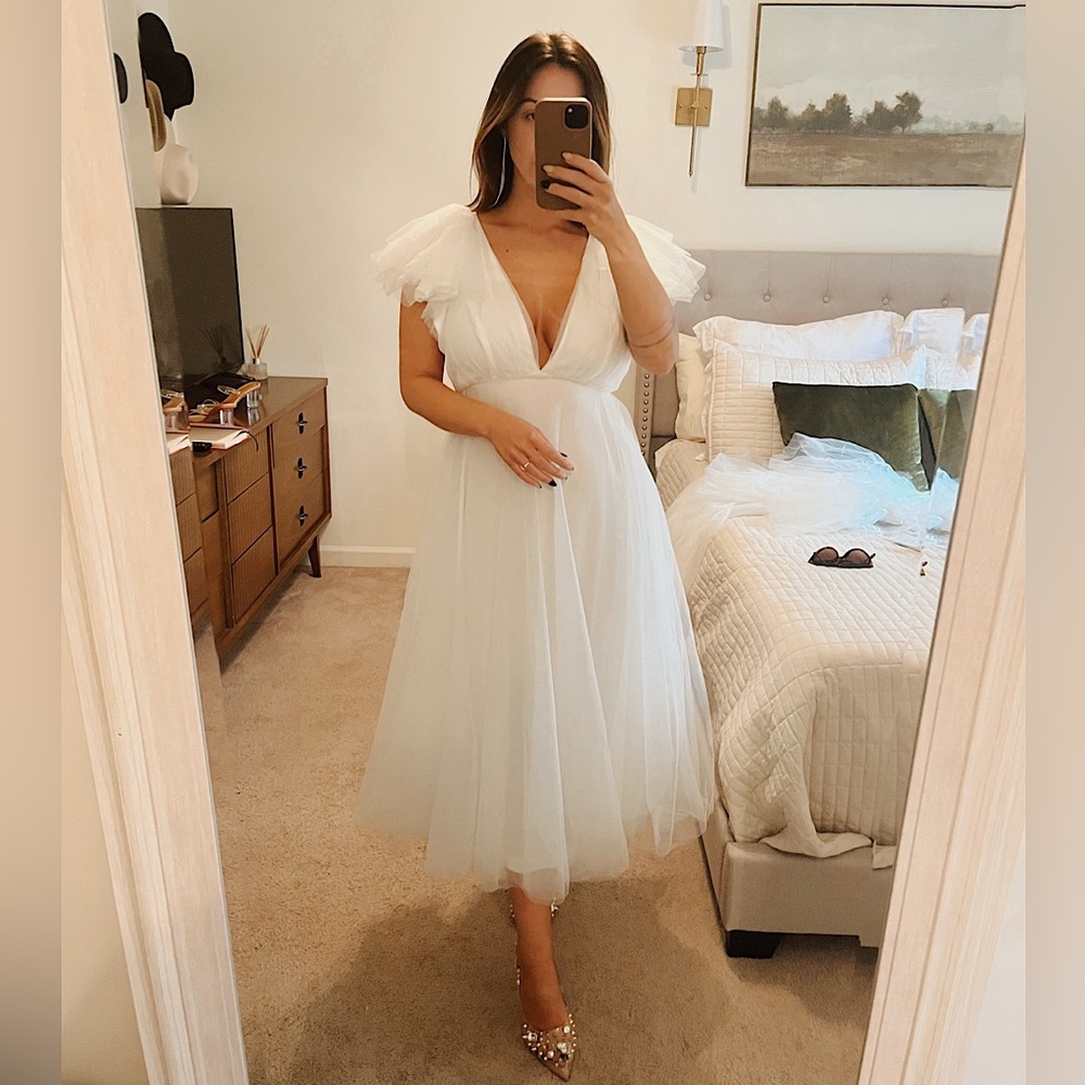 Selfie Leslie - White Tulle Dress